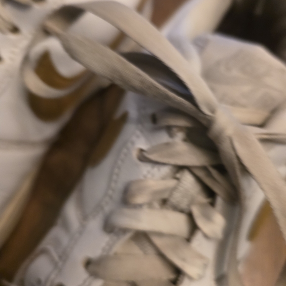 Nike Air Force 1. 2007. Size 7.5 Mens. Gold/ White. See All Pictures. - Picture 15 of 16